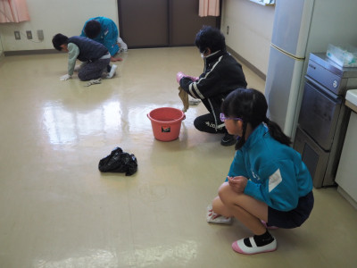 05
