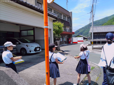 08