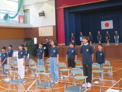 04